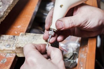 Engraving a silver ring with a rotary tool