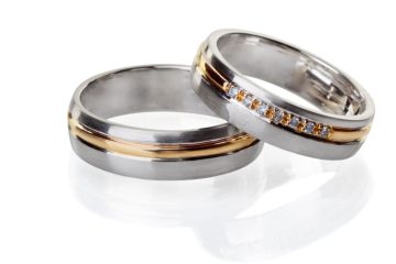 Mixing metals in matching wedding bands with diamonds