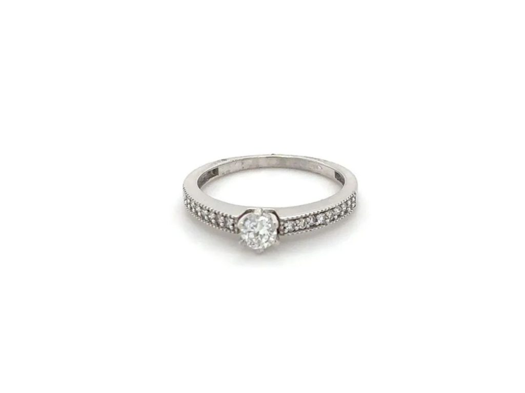 Solitaire diamond engagement ring