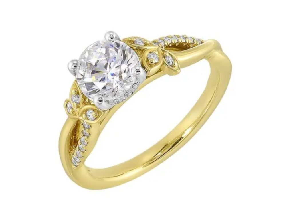 Stunning yellow gold engagement ring