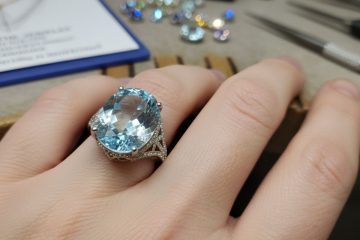 Oval aquamarine diamond ring