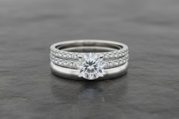 White gold bridal ring set with diamonds