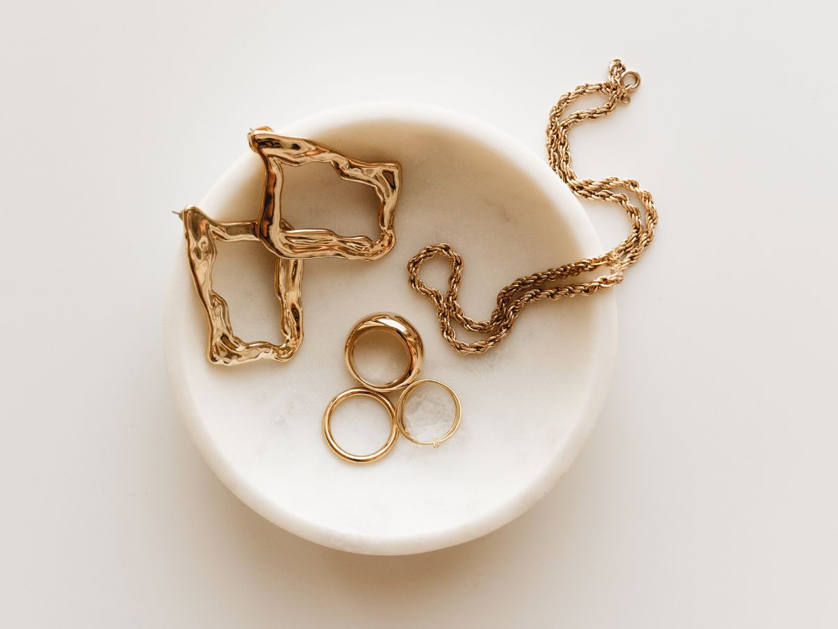 How to Safely Remove Scratches From Your Favorite Jewelry