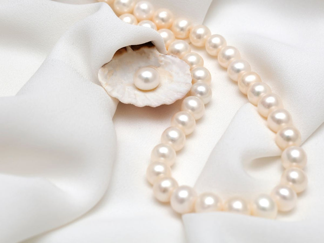 Timeless Elegance: Why Pearl Necklaces are the Perfect Bridal Accessory