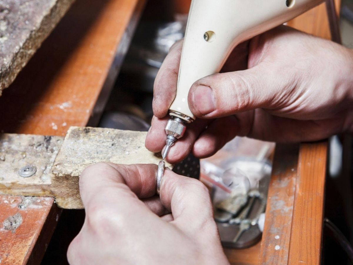 What to Expect: Understanding the Cost of Engraving Your Wedding Bands