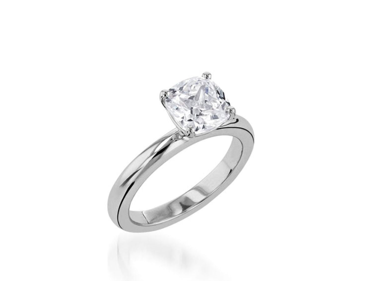 Why Platinum Reigns Supreme: The Benefits of Platinum Engagement Rings