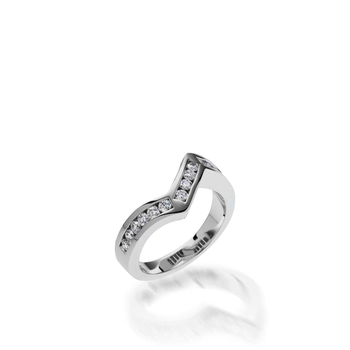 Intrigue Round Brilliant Diamond Wedding Band