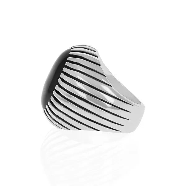 Onyx Ribbed Shank Low Profile Ring With